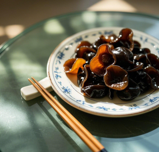 木耳久泡真的會產(chǎn)生劇毒嗎？食品安全檢測儀的原理與應(yīng)用